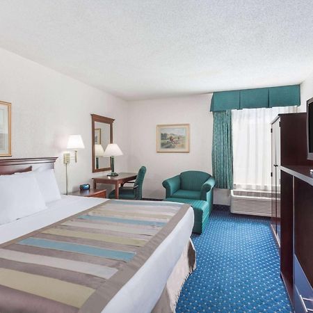 Baymont By Wyndham Greensboro/Coliseum Zewnętrze zdjęcie