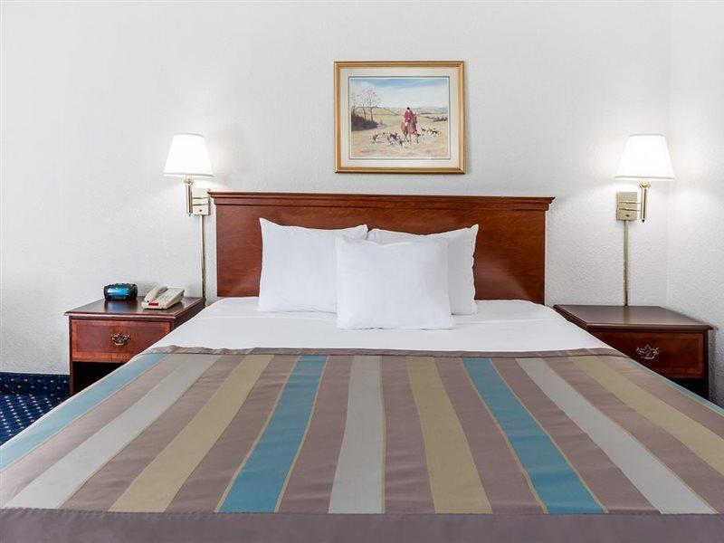 Baymont By Wyndham Greensboro/Coliseum Zewnętrze zdjęcie