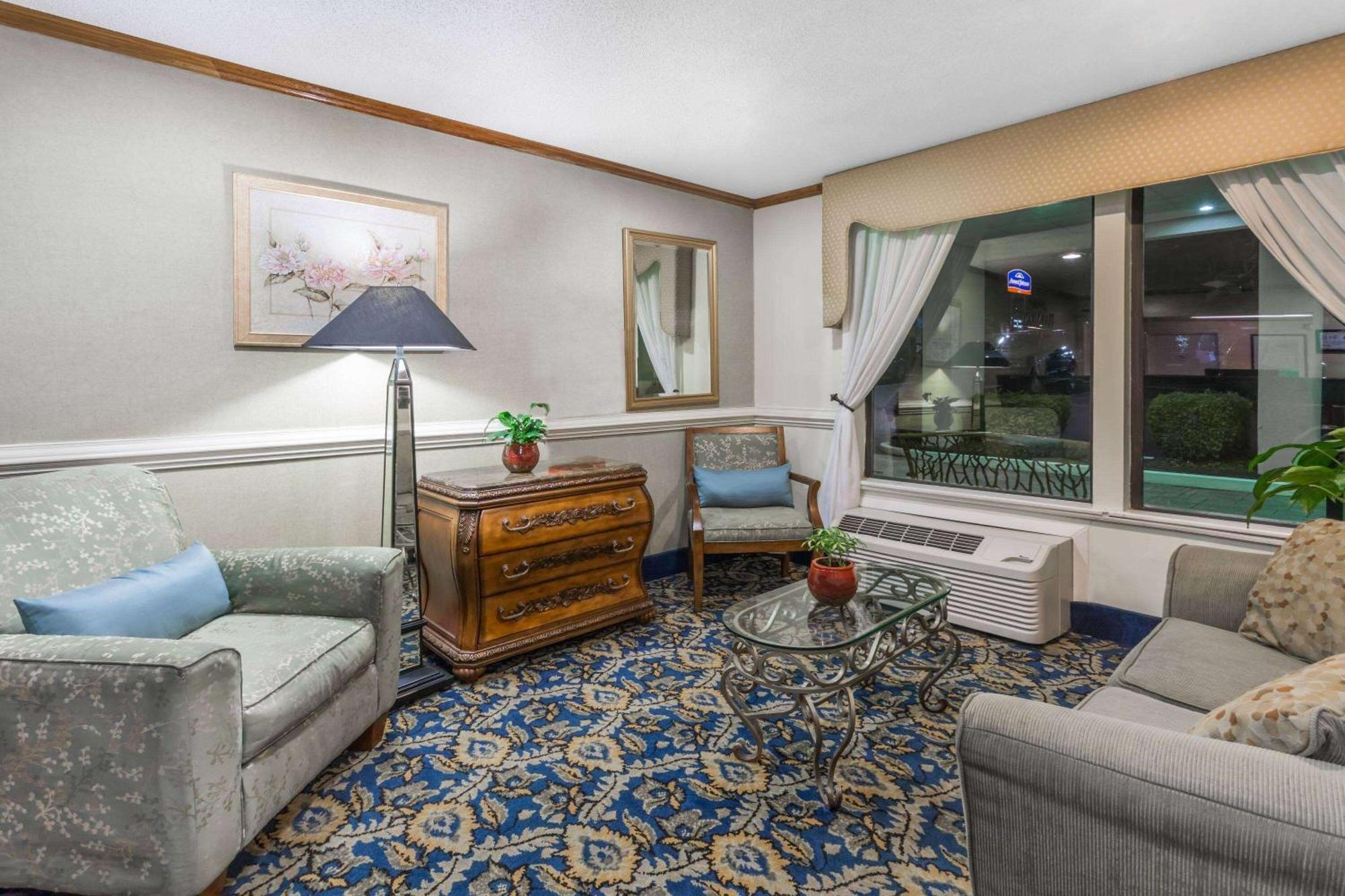 Baymont By Wyndham Greensboro/Coliseum Zewnętrze zdjęcie